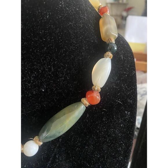 Single Strand Polished Stone Necklace - Picture 5 of 6